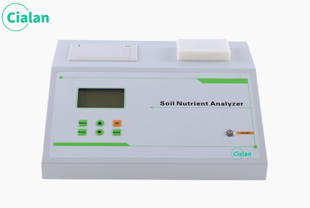 Soil nutrient tester