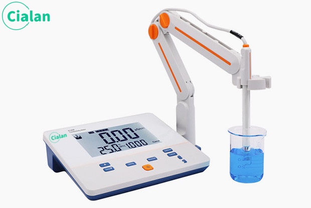 benchtop electrical conductivity meter